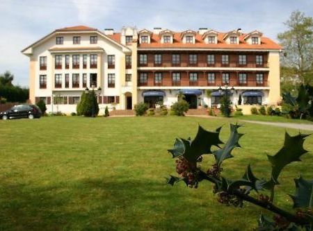 Apartamentos Club Condal 코밀라스 외부 사진