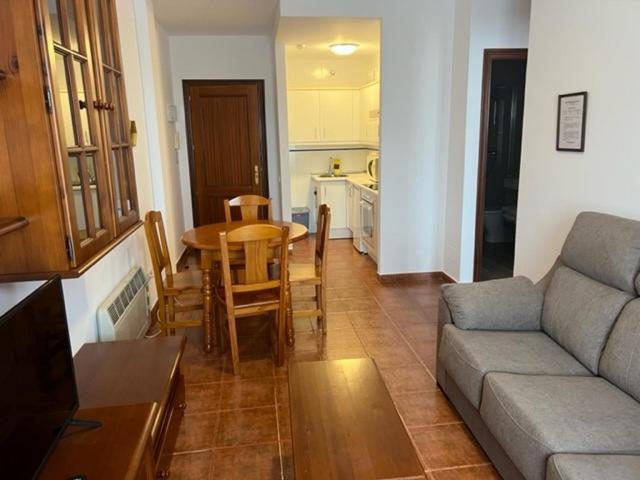 Apartamentos Club Condal 코밀라스 외부 사진