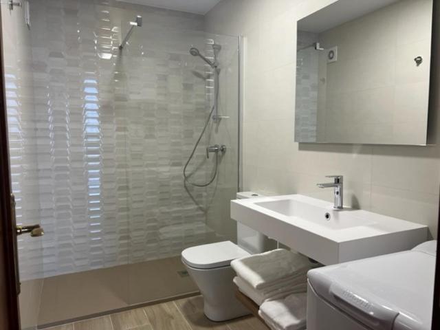 Apartamentos Club Condal 코밀라스 외부 사진