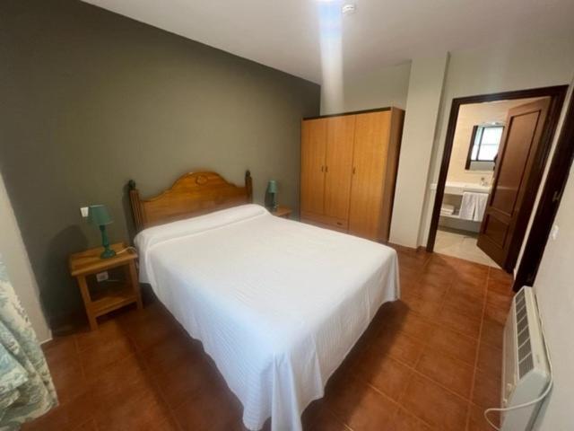 Apartamentos Club Condal 코밀라스 외부 사진