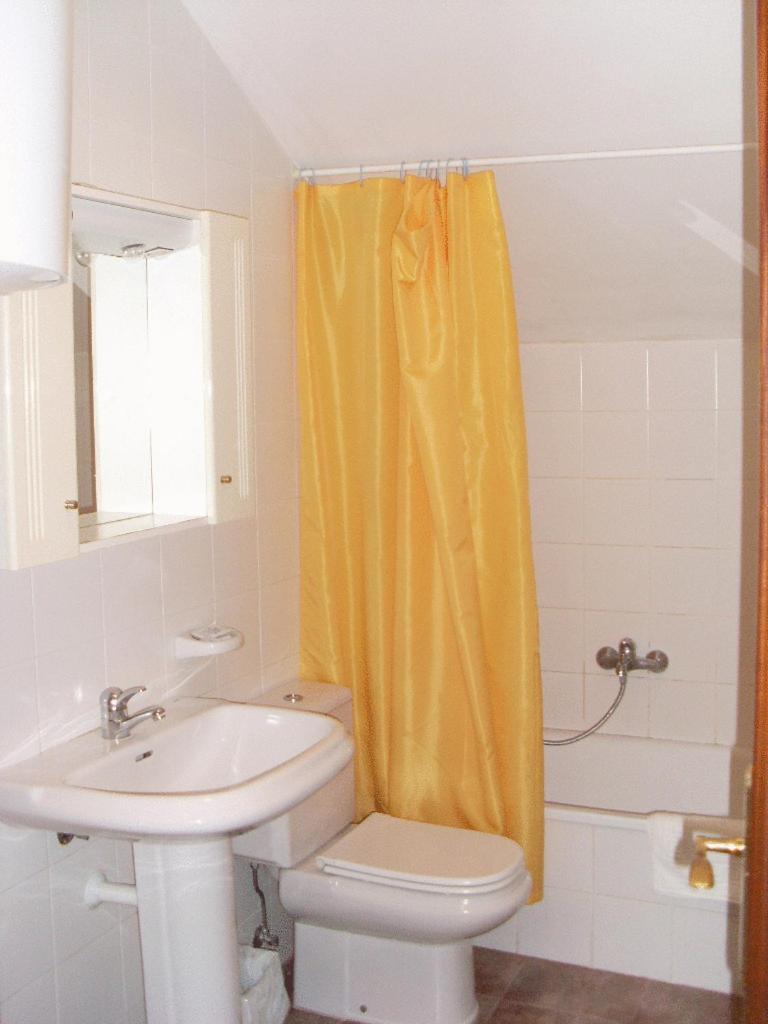Apartamentos Club Condal 코밀라스 외부 사진